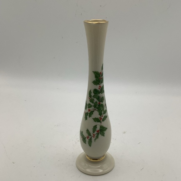 Two Lenox Holly Berry Christmas Vases - Picture 5 of 16